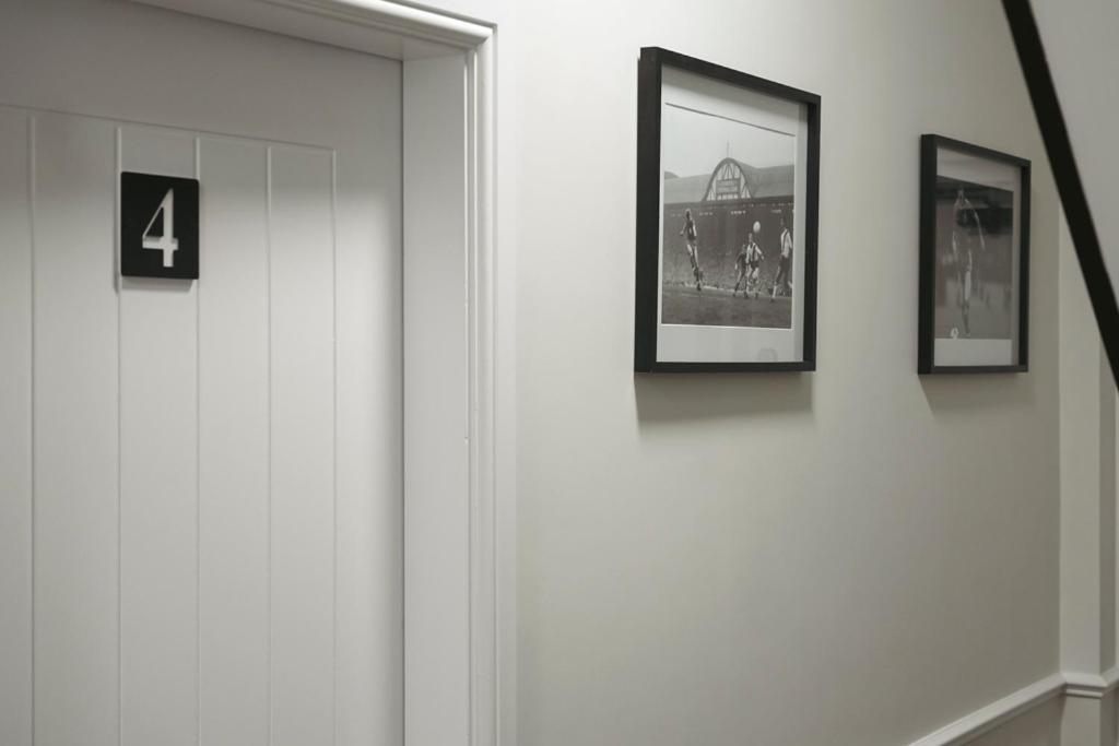 The Boot Rooms Anfield Liverpool Bagian luar foto