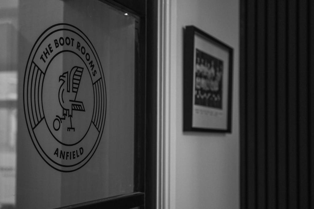 The Boot Rooms Anfield Liverpool Bagian luar foto