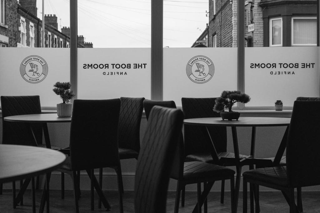 The Boot Rooms Anfield Liverpool Bagian luar foto